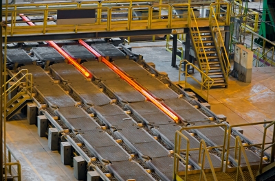Annealing tubes in a tube rolling mill