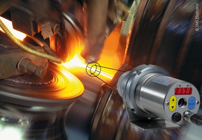 Reliable temperature measurement even when the position of the welding seam is varying.