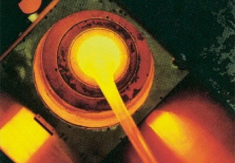 Glühender Glasstrang