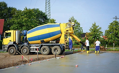 Betonmischfahrzeug
